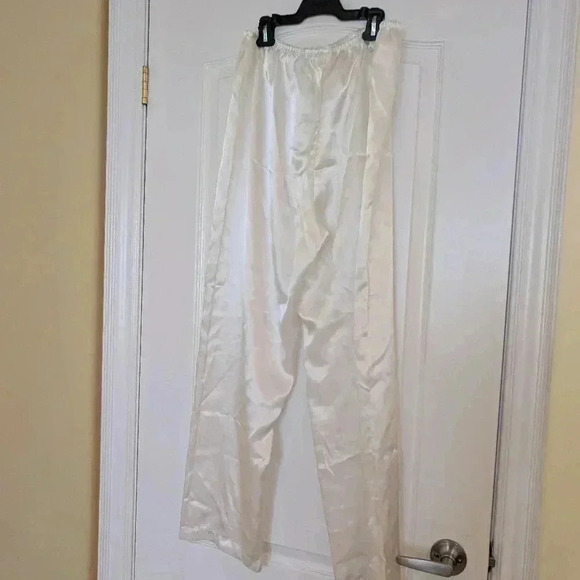 Vintage Oscar de la  Renta white silky pj's top and bottoms - Picture 8 of 9